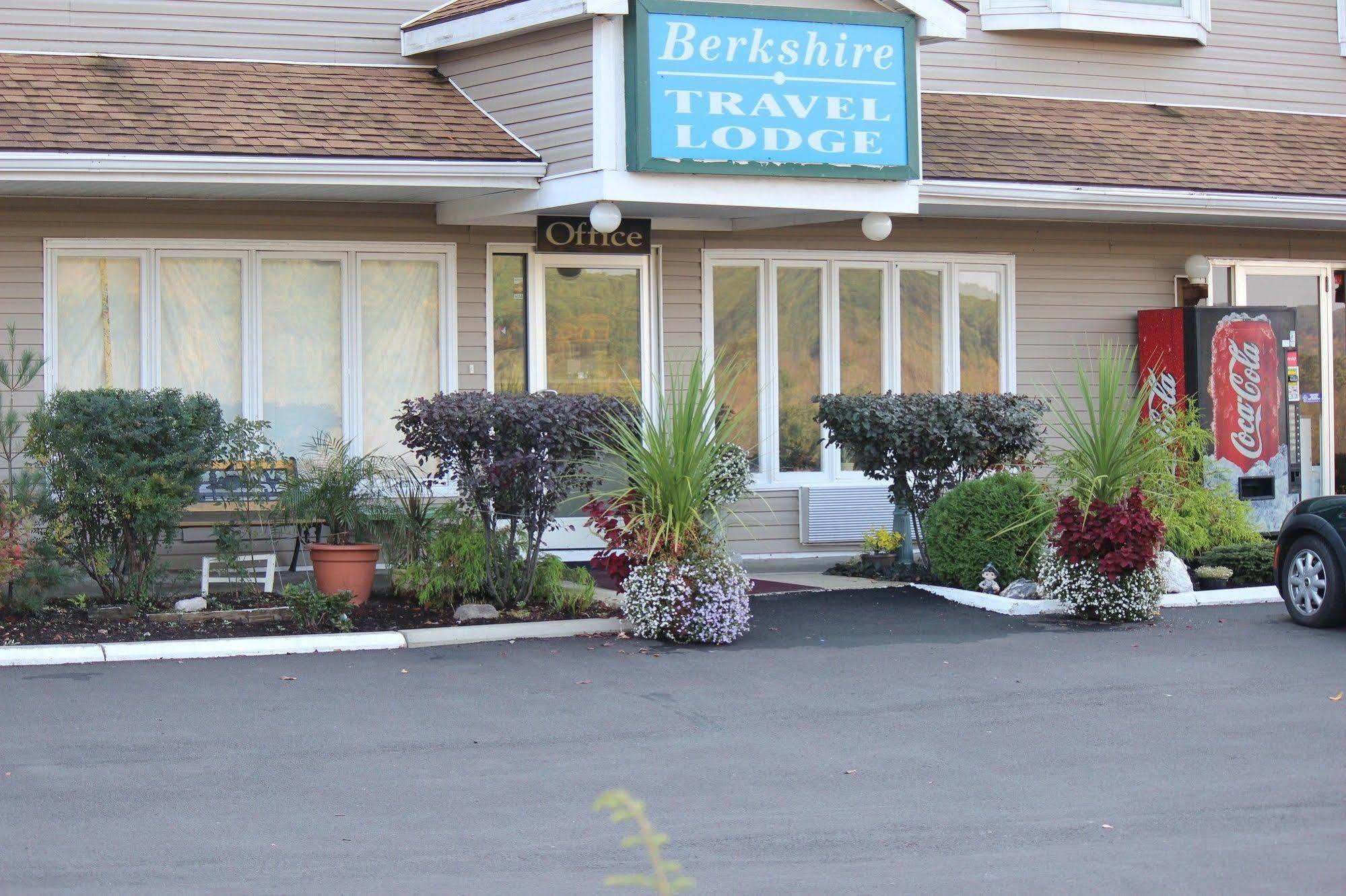 Motel Berkshire Travel