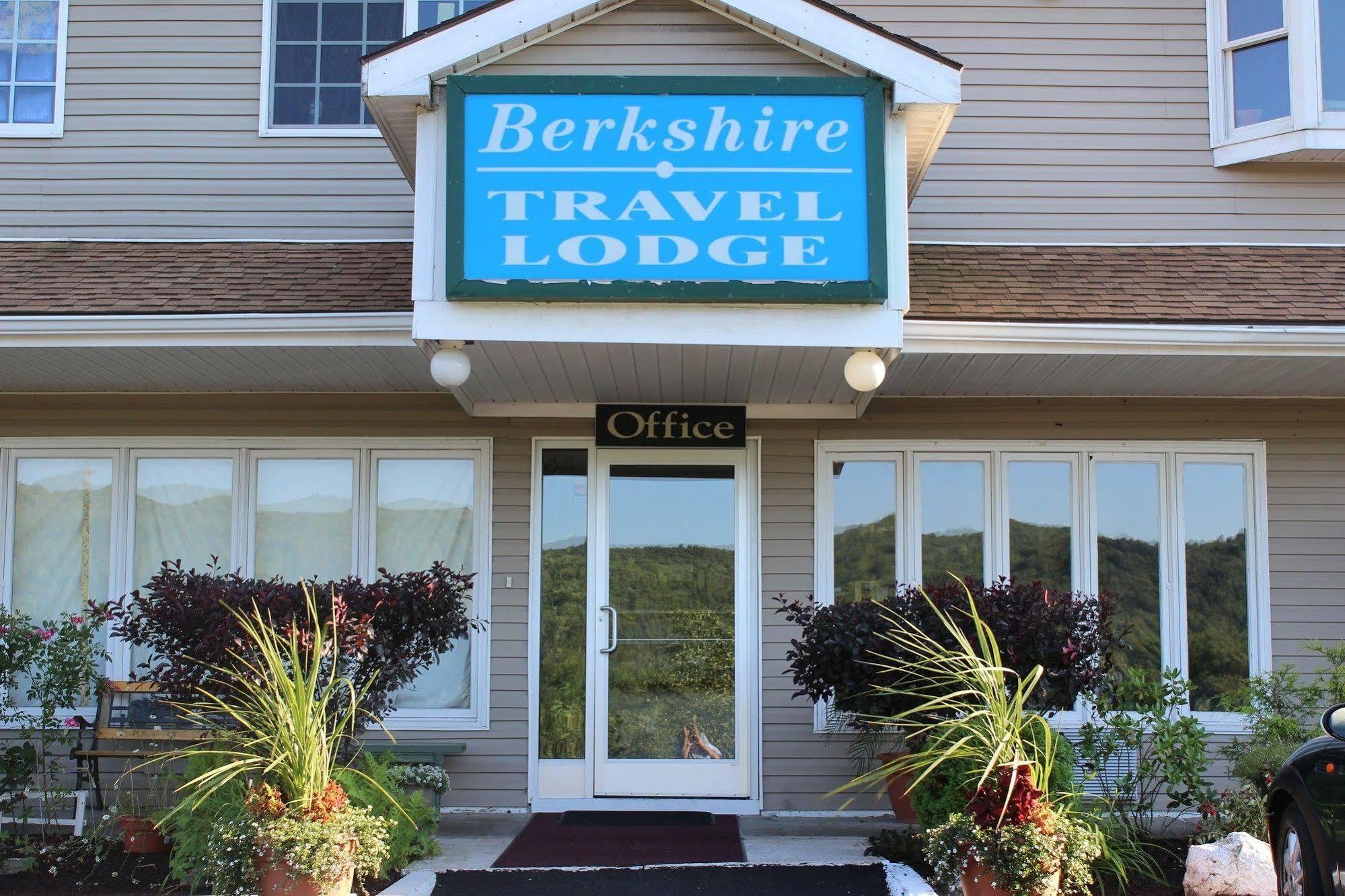 Berkshire Travel 2*