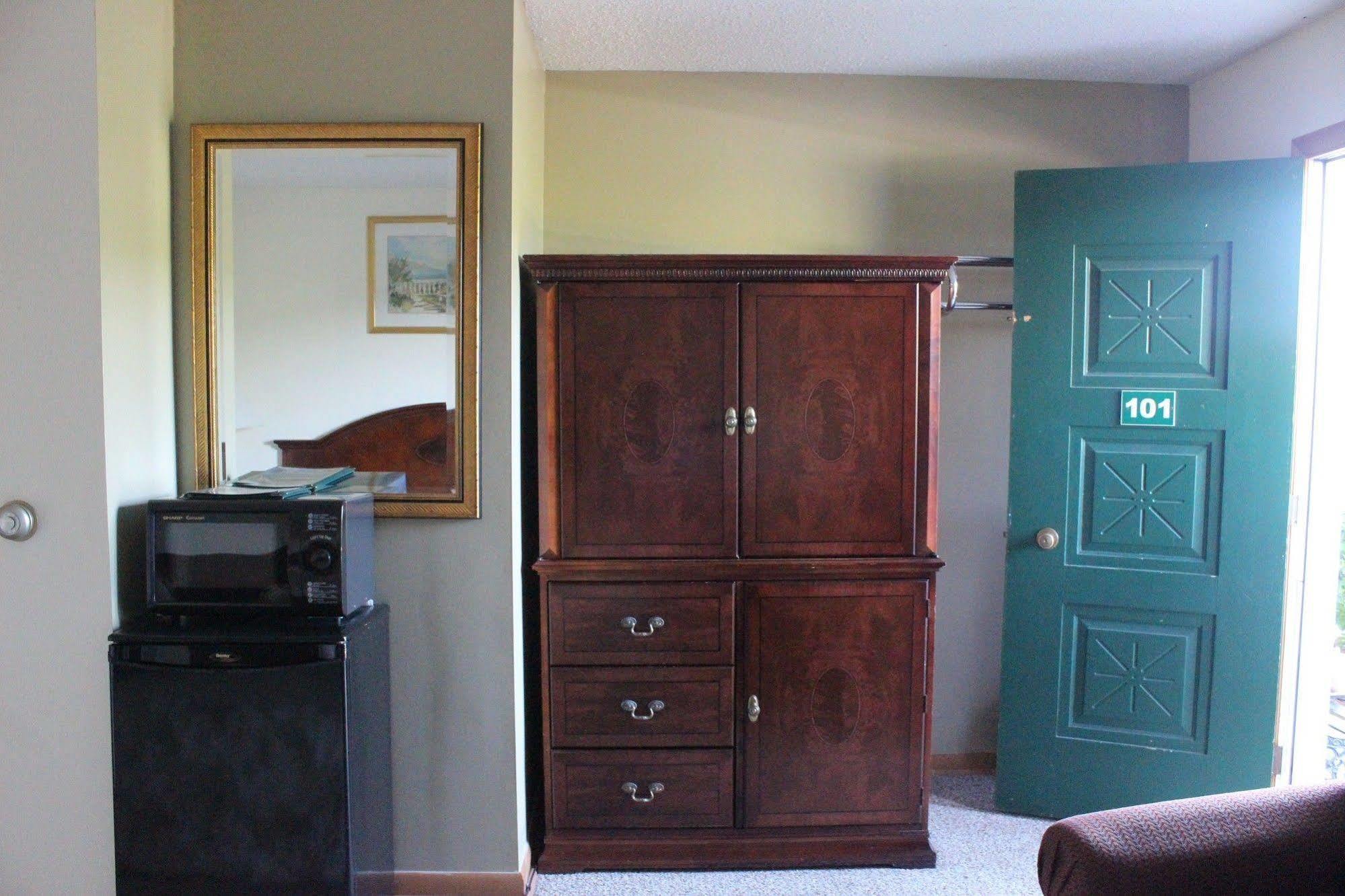 Motel Berkshire Travel
